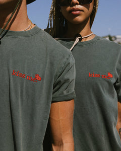 T-shirt khaki - KISS ME