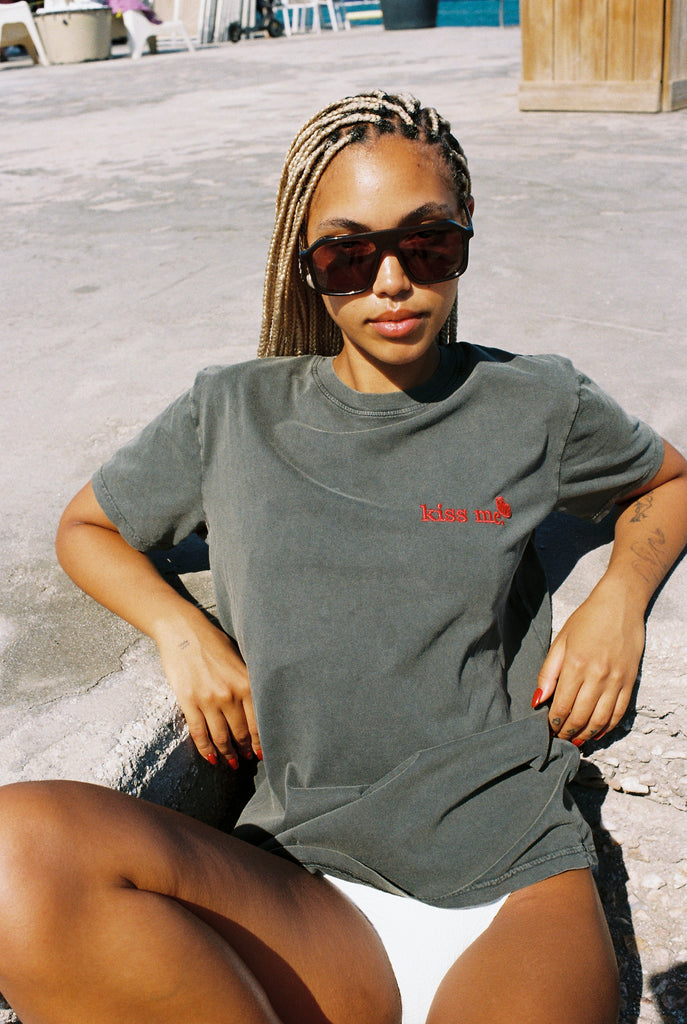 T-shirt khaki - KISS ME